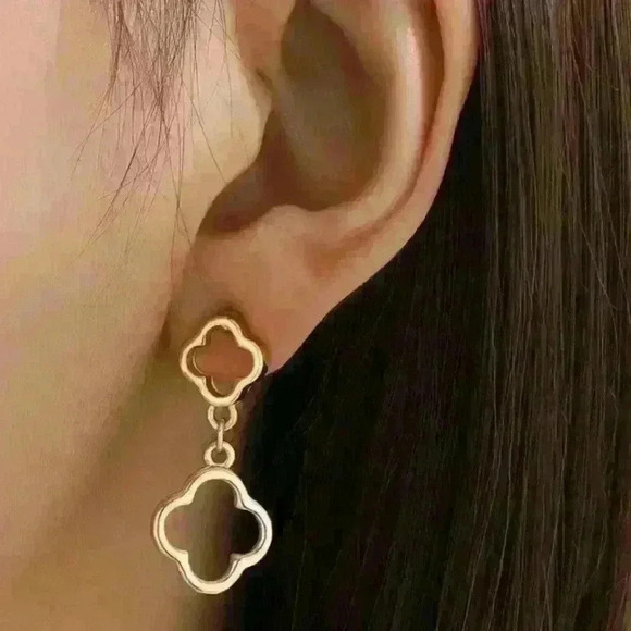 Geometric 4-leaf Dangle Petal Earrings - Picture 2 of 3